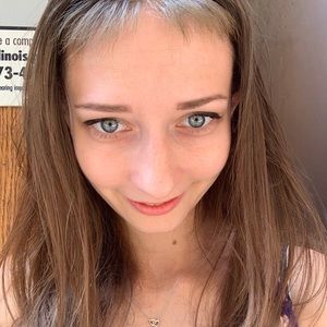 Meet your Posher, Viktoria